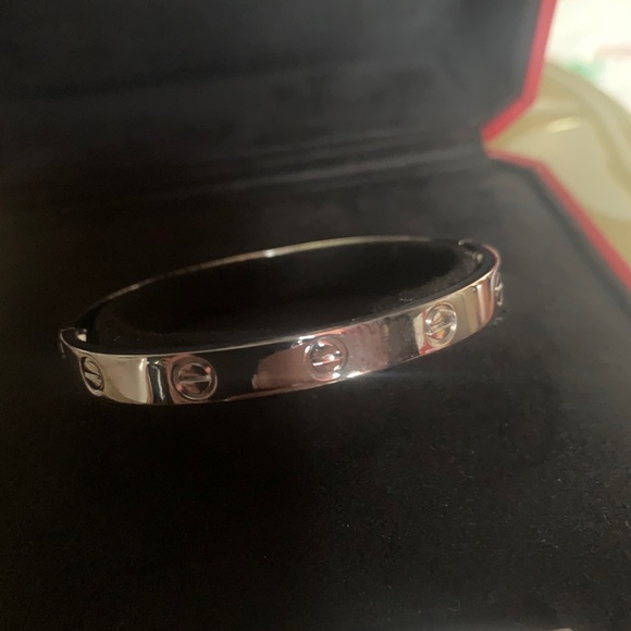 Cartier Love bracelet - Picture 3 of 11